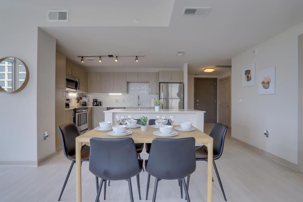 Wonderful 2Br Apartment At Crystal City Arlington Exterior photo